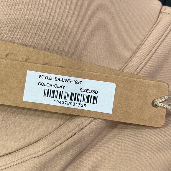 Skims Fits Everybody Plunge Bra Color Clay NWT 36D - Picture 8 of 8